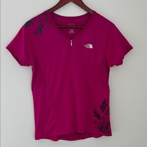 The North Face Fuchsia Short Sleeve Performance Tee with Floral Accents Size L